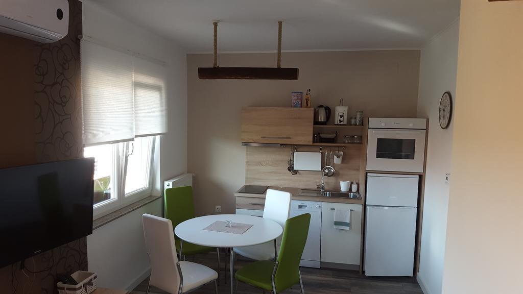 Apartmani Tuheljske 투헬리스케 토플리체 외부 사진