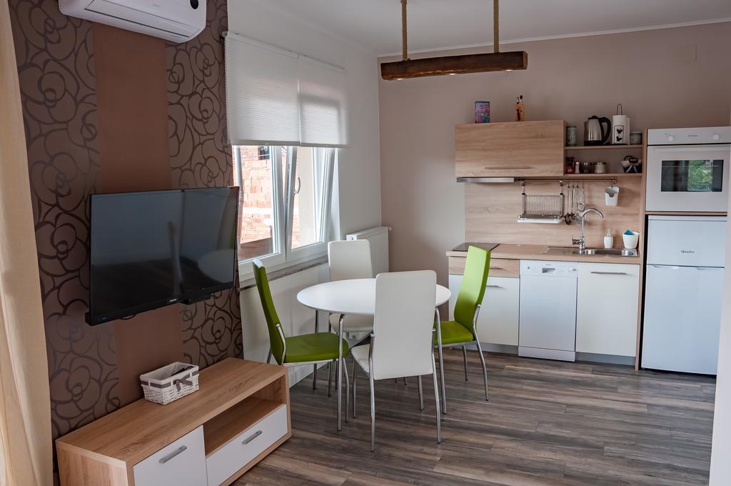 Apartmani Tuheljske 투헬리스케 토플리체 외부 사진