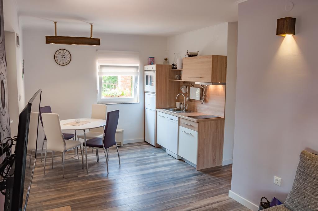 Apartmani Tuheljske 투헬리스케 토플리체 외부 사진