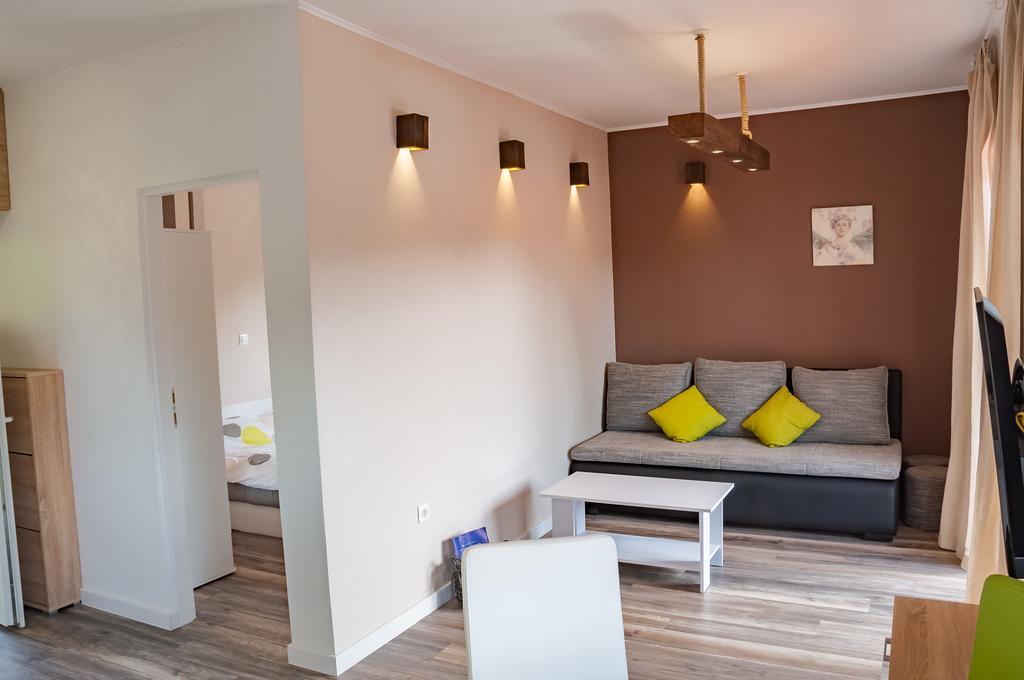 Apartmani Tuheljske 투헬리스케 토플리체 외부 사진